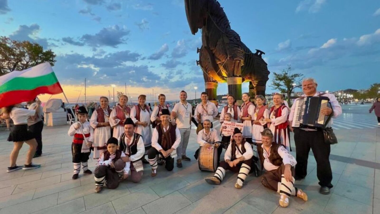 第4届土耳其-恰纳卡莱国际民俗舞蹈音乐节(2024.8) 第4届土耳其-恰纳卡莱国际民俗舞蹈音乐节(2024.8)