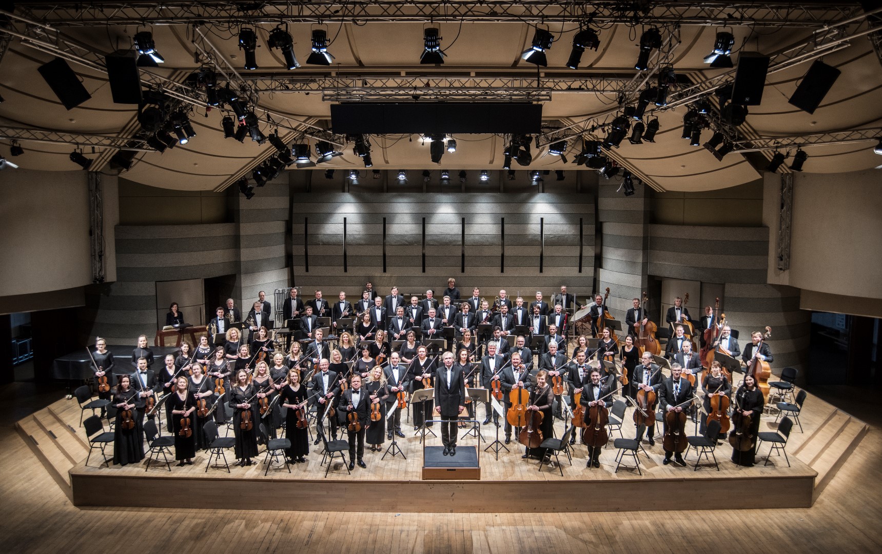 第二届国际费伦茨・弗里乔伊指挥大赛